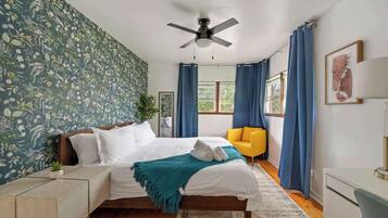 2 dormitoris, escriptori, planxa i posts de planxar i wifi