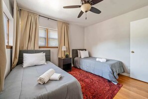 2 bedrooms, desk, iron/ironing board, WiFi