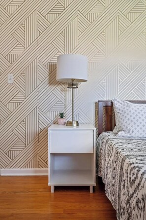 2 dormitorios, escritorio, tabla de planchar con plancha y wifi