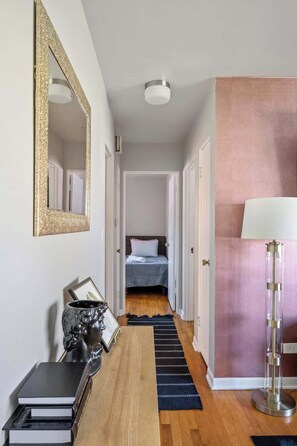 2 bedrooms, desk, iron/ironing board, WiFi