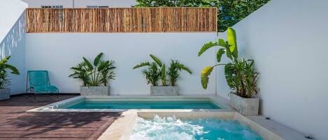 Outdoor pool, a heated pool