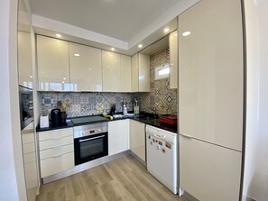 Fridge, microwave, oven, coffee/tea maker - ARMAÇÃO DE PÊRA OCEAN BREEZE by HOMING (Armação de Pêra)