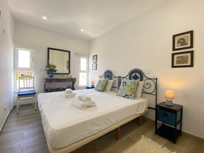 2 bedrooms, iron/ironing board, free WiFi, bed sheets - ARMAÇÃO DE PÊRA OCEAN BREEZE by HOMING (Armação de Pêra)