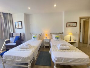 2 bedrooms, iron/ironing board, free WiFi, bed sheets