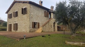 Exterior - Stone villa with private pool and park, located in the Umbrian countryside (Umbria)