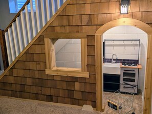 Interior - Casa Blanca: Family Friendly, Outdoor Spa (Minneapolis)