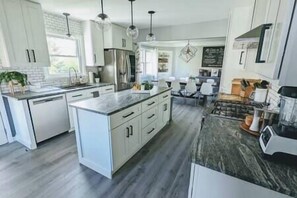 Fridge, microwave, oven, stovetop - Casa Blanca: Family Friendly, Outdoor Spa (Minneapolis)