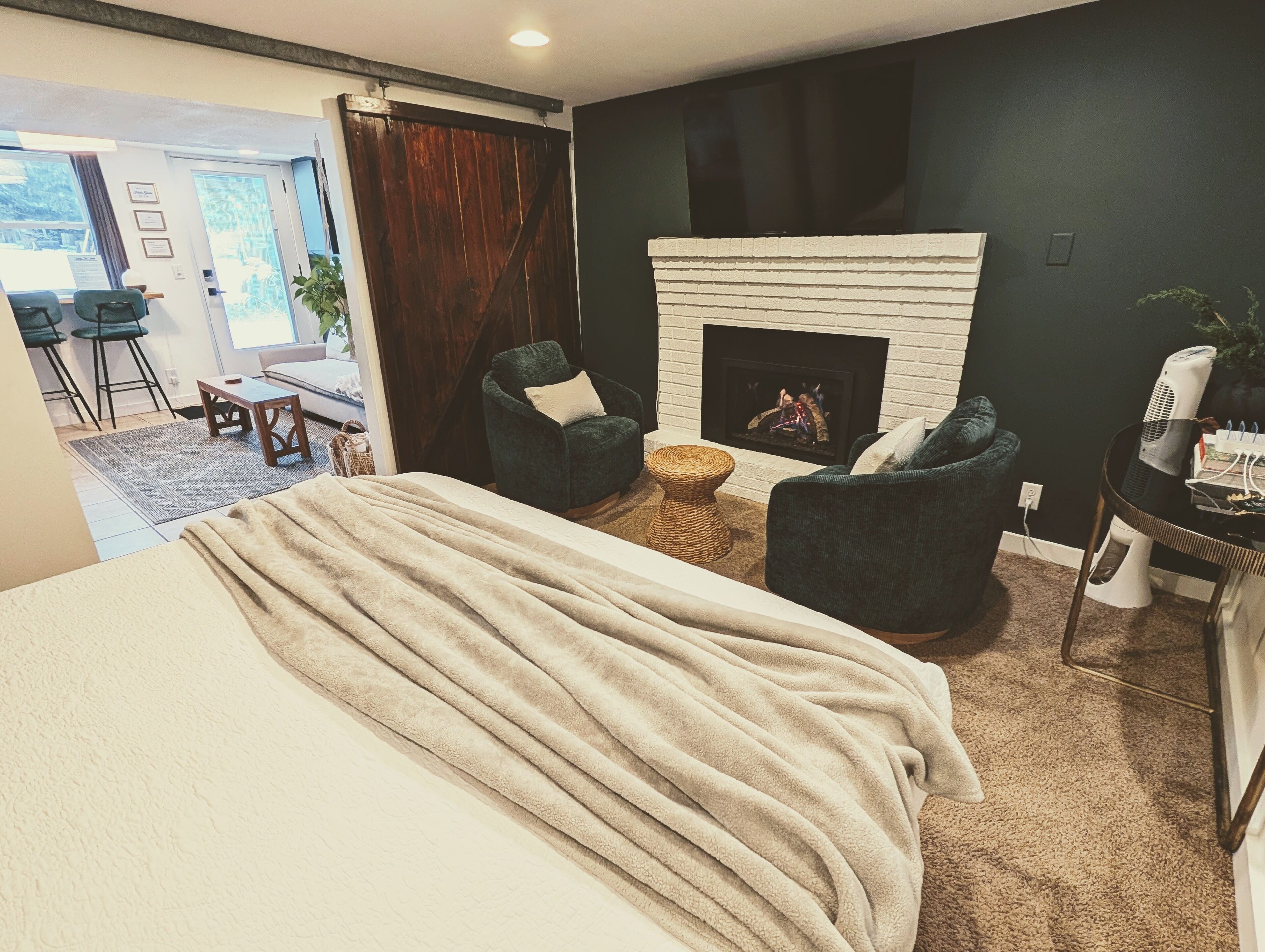 1 bedroom, iron/ironing board, travel crib, WiFi