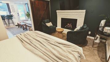 1 bedroom, iron/ironing board, travel crib, WiFi