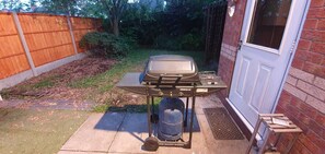 Terrace/patio - Larkspur House in West midlands- Free Parking & Cinema (Bedworth)