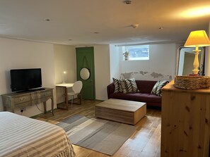 1 soverom, strykejern/-brett, wi-fi og sengetøy