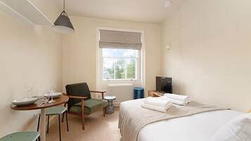 Appartement (0 Bedroom) | Een strijkplank/strijkijzer, beddengoed