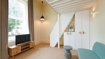 Een 32-inch televisie met kabelzenders