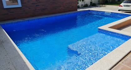 Moradia Privada COM Piscina Perto DA Praia