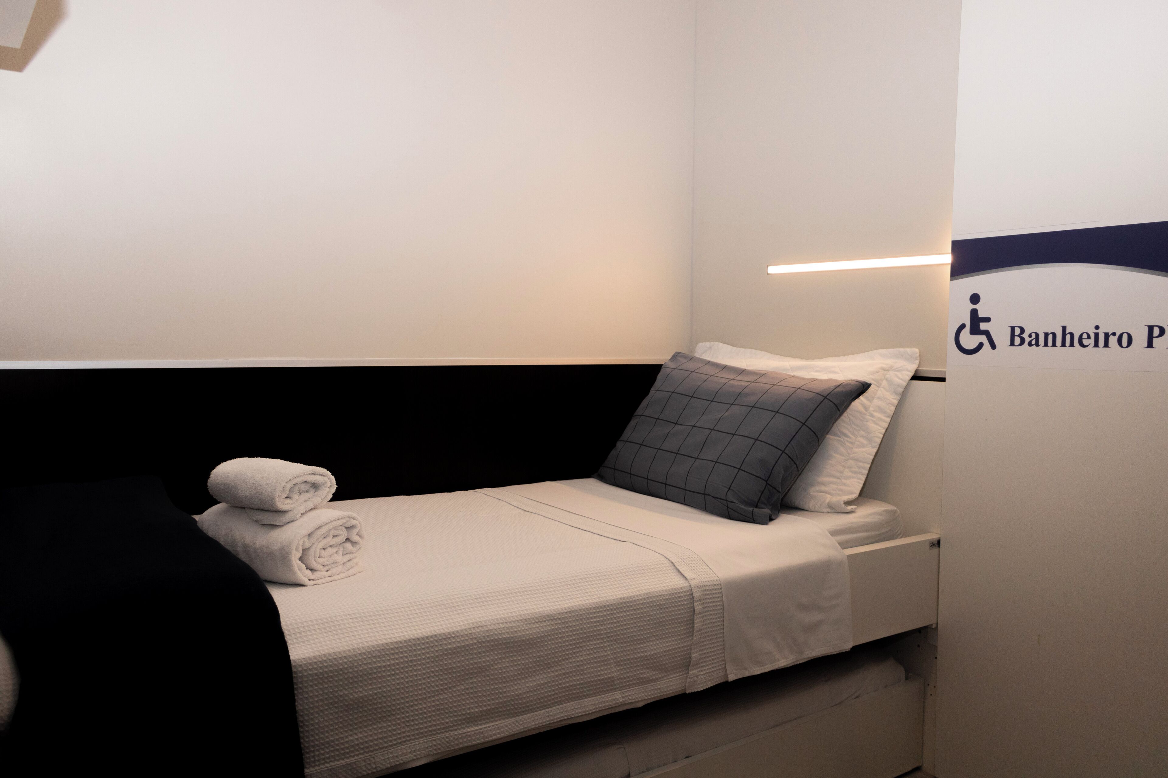 cabin | 1 bedroom, premium bedding, individually decorated, iron/ironing board