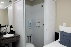 Cabin | 1 bedroom, premium bedding, individually decorated, iron/ironing board