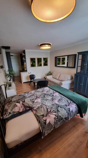 1 makuuhuone, silitysrauta/-lauta, Wi-Fi, vuodevaatteet