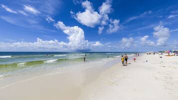 Departamento Prestigio, 2 habitaciones, para no fumadores, balcón | Vista a la playa o el mar