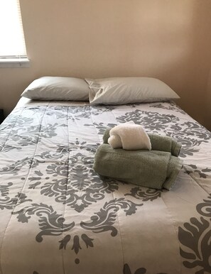 1 bedroom, WiFi, bed sheets