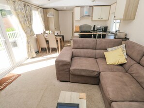 Living area - 116 Woodpecker Lodge (New Quay)