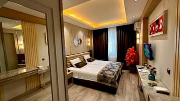 Classic Room | 1 bedroom, desk, laptop workspace, free WiFi