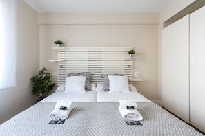 3 slaapkamers, een strijkplank/strijkijzer, gratis wifi, beddengoed