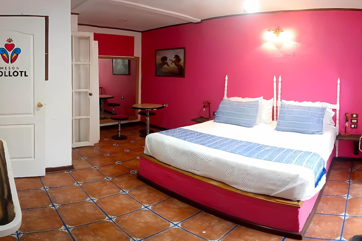 Junior Double Room | Down comforters, iron/ironing board, free WiFi, bed sheets