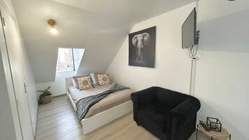 1 bedroom, iron/ironing board, free WiFi, bed sheets