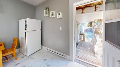 4 Wolfville's DT Core | Two Queen Bds+ Sofa Bed