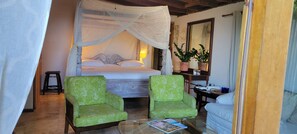 1 bedroom, WiFi, bed sheets - Magens Bay 3 minutes drive to Rustic Cabin 
 (St Thomas)
