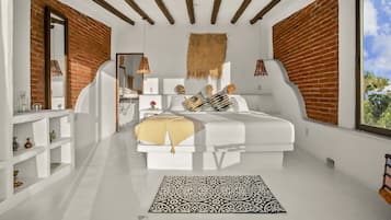 5 habitaciones, escritorio y espacio para trabajar con laptop