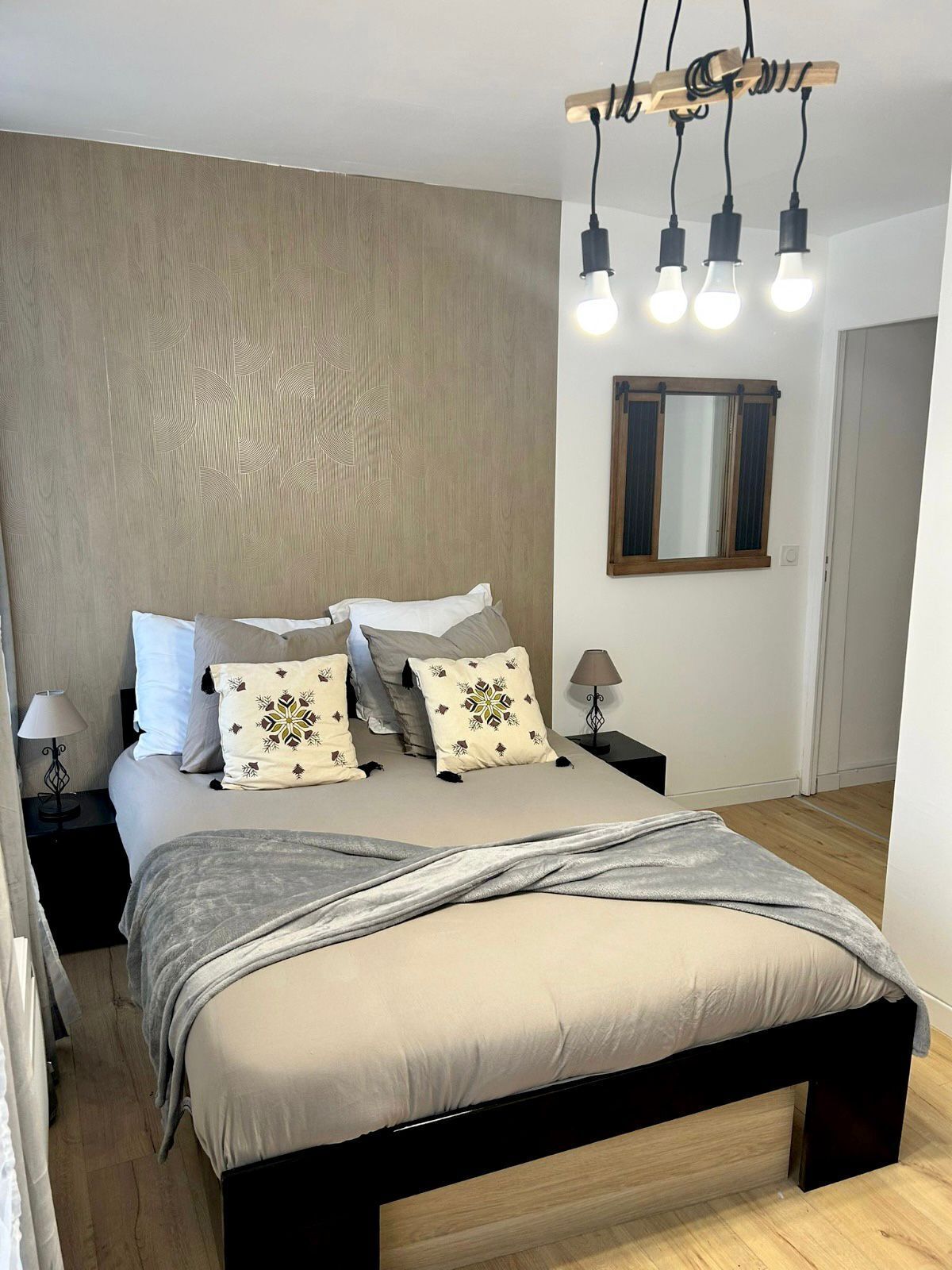 1 slaapkamer, een strijkplank/strijkijzer, gratis wifi