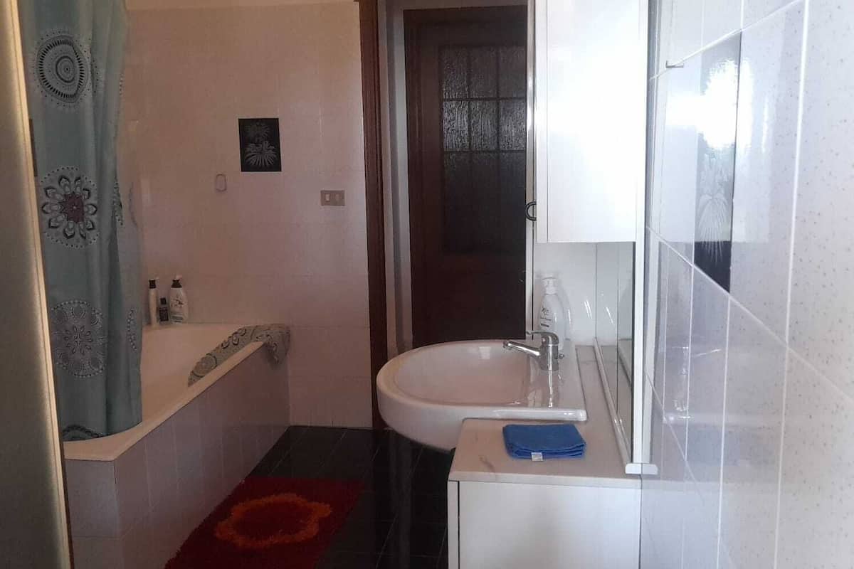 Double or Twin Room | Bathroom