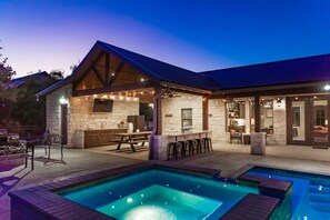 Outdoor pool - Solar Eclipse•Bella Vida•Sleeps29•Bsktball•Playground•FREE FrioAccess@ConcanVIP (Sabinal)