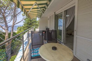 Outdoor dining - Holiday apartment with a/c (Selce)