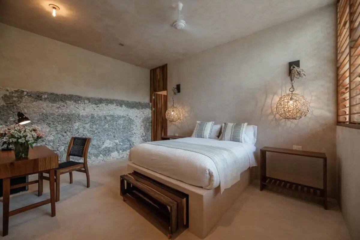 Luxe beddengoed, een minibar, gratis wifi, individueel gedecoreerd