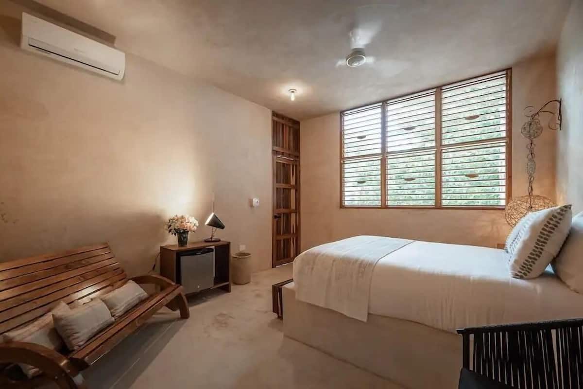 Deluxe Single Room | 1 bedroom, premium bedding, minibar, individually decorated