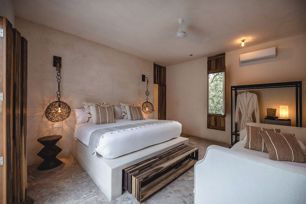 Luxe beddengoed, een minibar, gratis wifi, individueel gedecoreerd