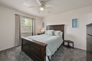 3 bedrooms, desk, free WiFi, bed sheets