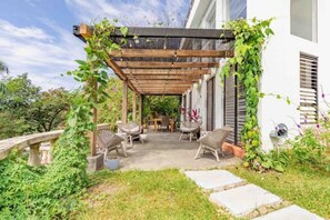 Terrace/patio - Ocean View Beachside Oasis in Guiones (Playa Guiones)