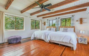 3 bedrooms, travel crib, WiFi, bed sheets - Ocean View Beachside Oasis in Guiones (Playa Guiones)