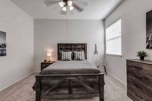 4 bedrooms, iron/ironing board, WiFi, bed sheets