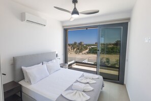 3 bedrooms, in-room safe, iron/ironing board, travel cot