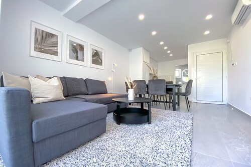 Phaedrus Living: Limnaria Luxury Flat Vine 121