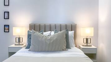 Luxury Apartment | In-room safe, soundproofing, free WiFi, bed sheets