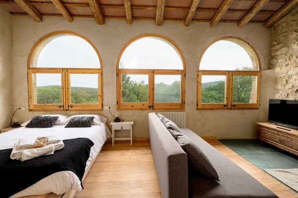 8 bedrooms, iron/ironing board, travel cot, WiFi