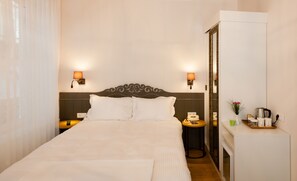 Basic Double or Twin Room | Premium bedding, in-room safe, desk, laptop workspace - Pino Verde Hotel (Istanbul)