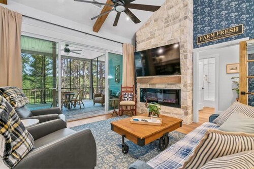 Golf Front, Putting Green, Tree Top Views