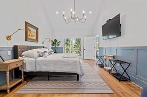 4 bedrooms, desk, iron/ironing board, free WiFi - Golf Front, Putting Green, Tree Top Views (Hot Springs Village)