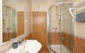 Shower, hair dryer, towels, soap - Apartman sa Pogledom na More Villa Ljube Okrug Gornji Čiovo (Okrug Gornji)